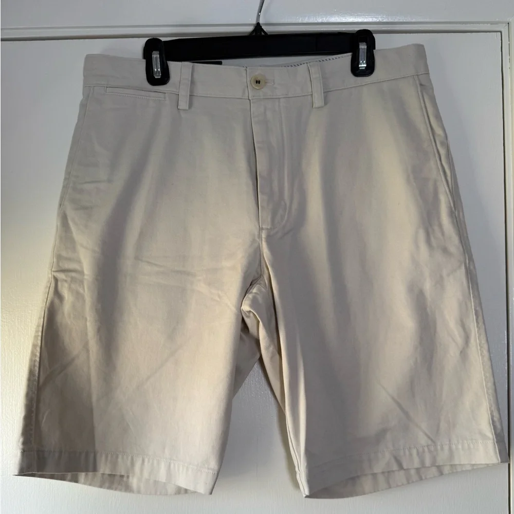New! Banana Republic Men’s Flat Front Chino Shorts 100% Cotton Tan Khaki Size 33